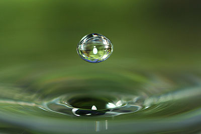 macro water droplet